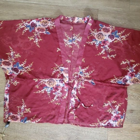 Justin & Taylor Sheer Coverup Ruana Series OSFM Burgundy Floral - Picture 8 of 9